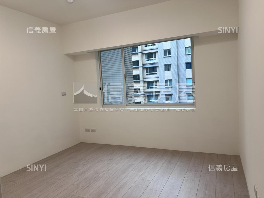 家樂福美妝採光三房平車房屋室內格局與周邊環境