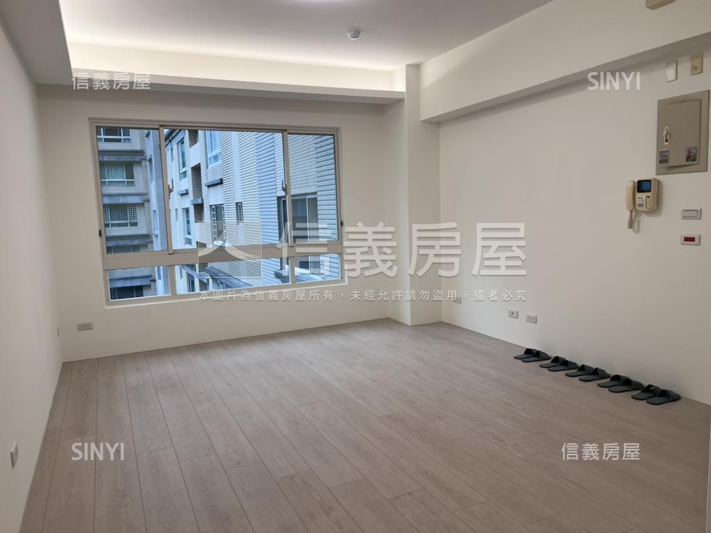 家樂福美妝採光三房平車房屋室內格局與周邊環境