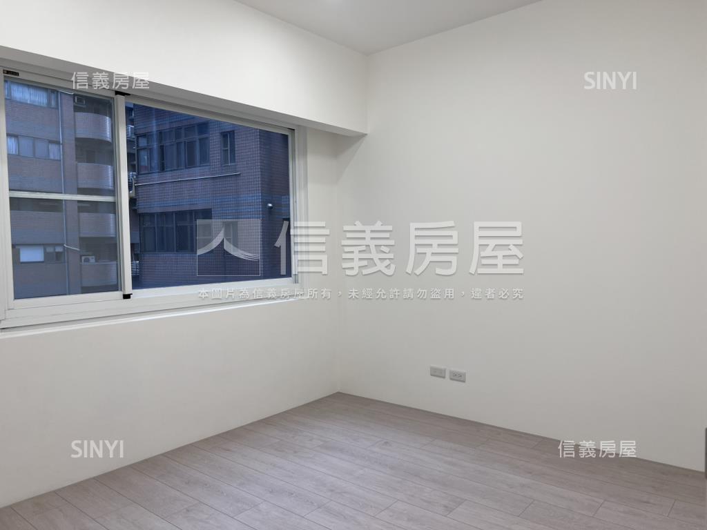 家樂福美妝採光三房平車房屋室內格局與周邊環境