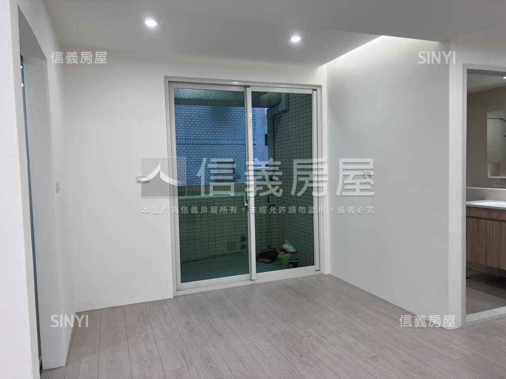 家樂福美妝採光三房平車房屋室內格局與周邊環境