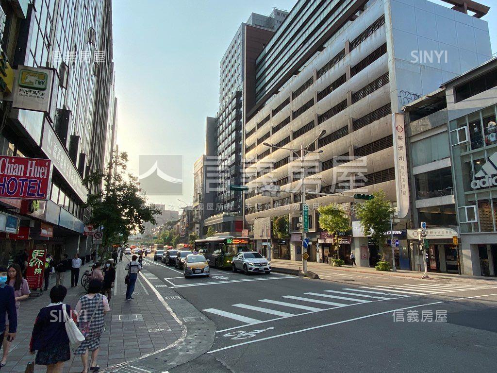 南京西路車位出售房屋室內格局與周邊環境