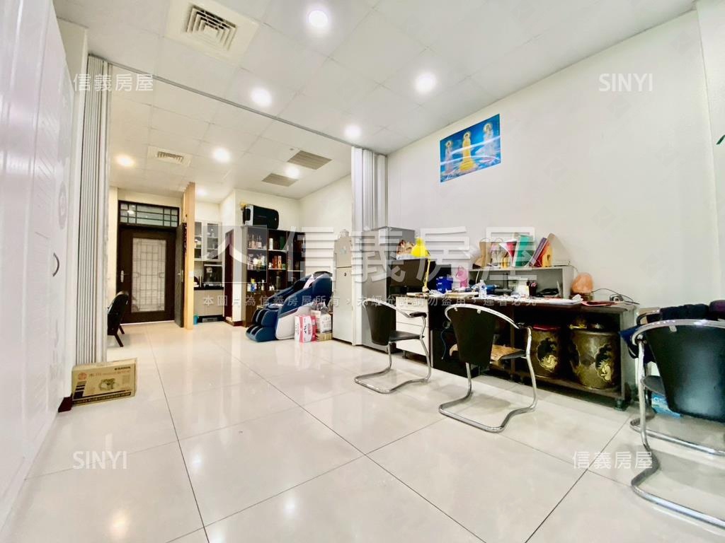 中華路角窗百市店面房屋室內格局與周邊環境