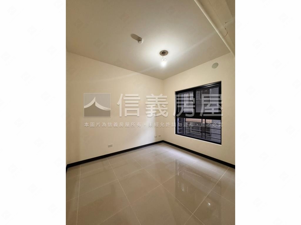 榮耀西門可隔兩房房屋室內格局與周邊環境