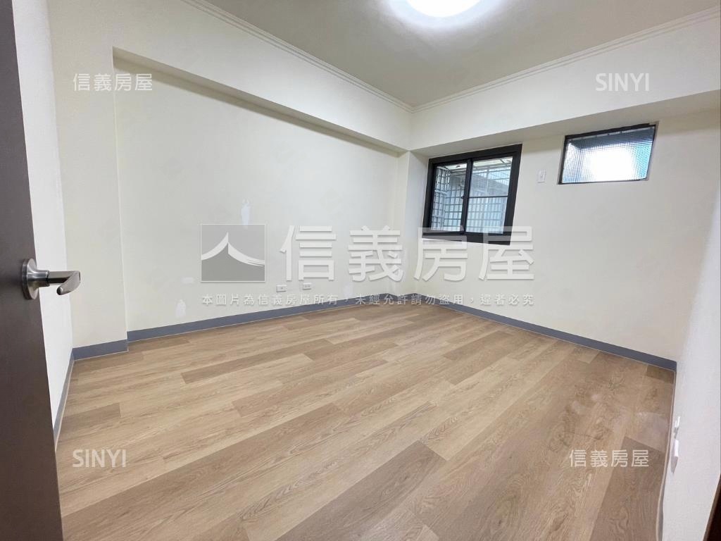 近五甲國小翻新美３房平車房屋室內格局與周邊環境