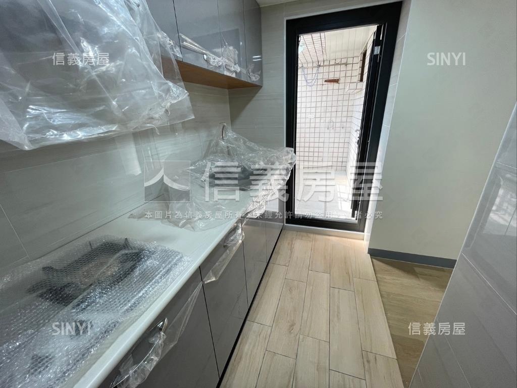 近五甲國小翻新美３房平車房屋室內格局與周邊環境