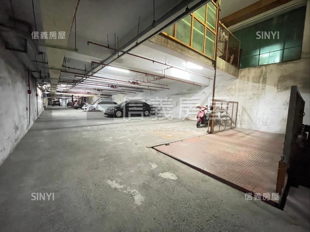 近五甲國小翻新美３房平車房屋室內格局與周邊環境