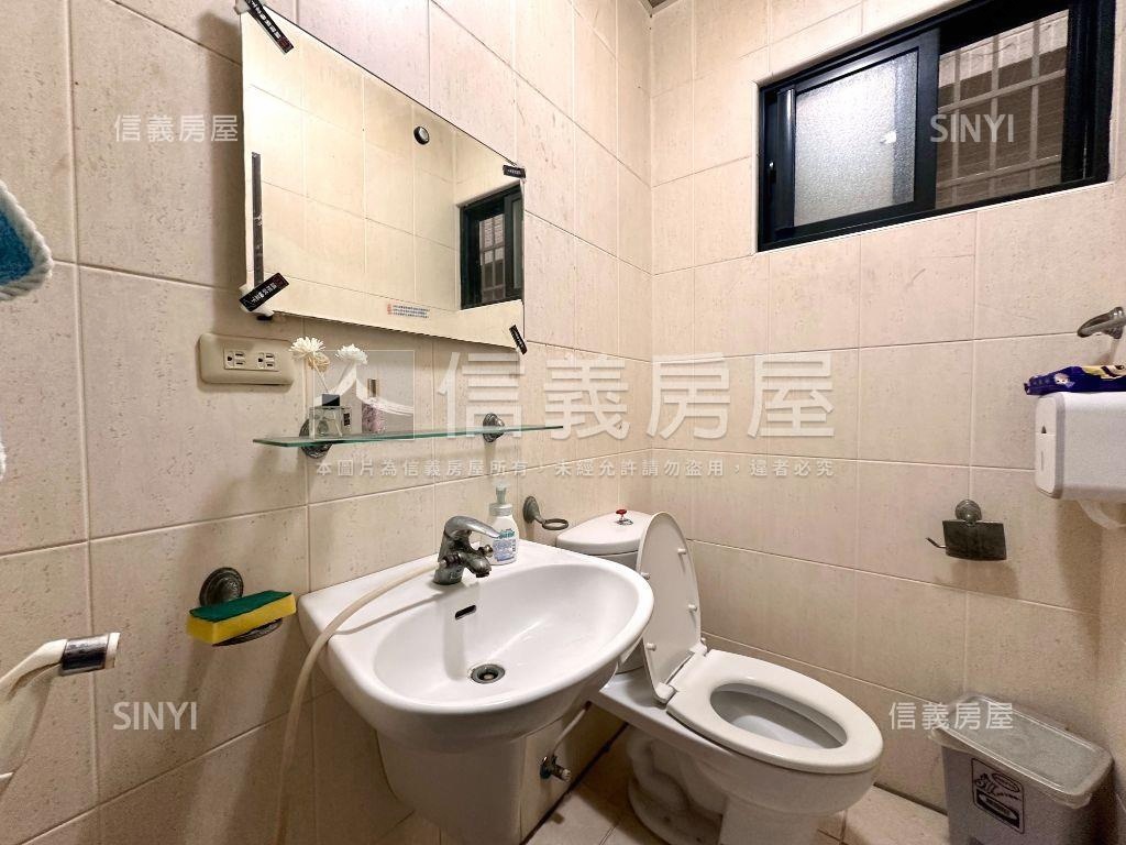 全聯正對面燙金店面房屋室內格局與周邊環境