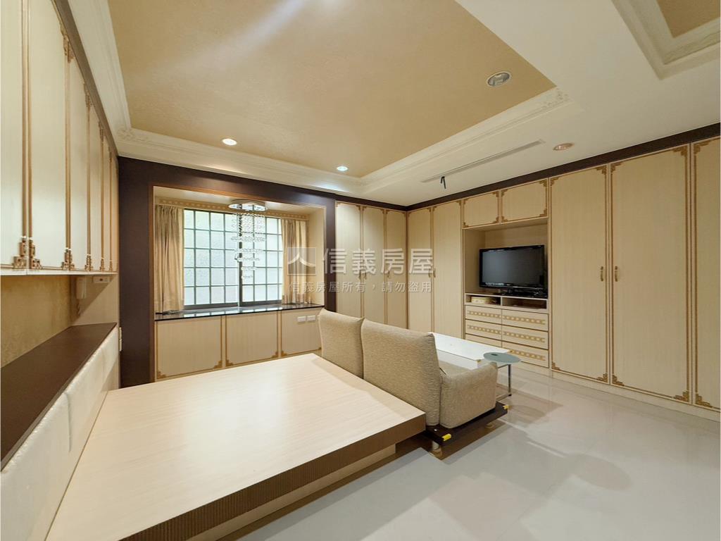 宏台美術館４房Ｂ１雙平車房屋室內格局與周邊環境