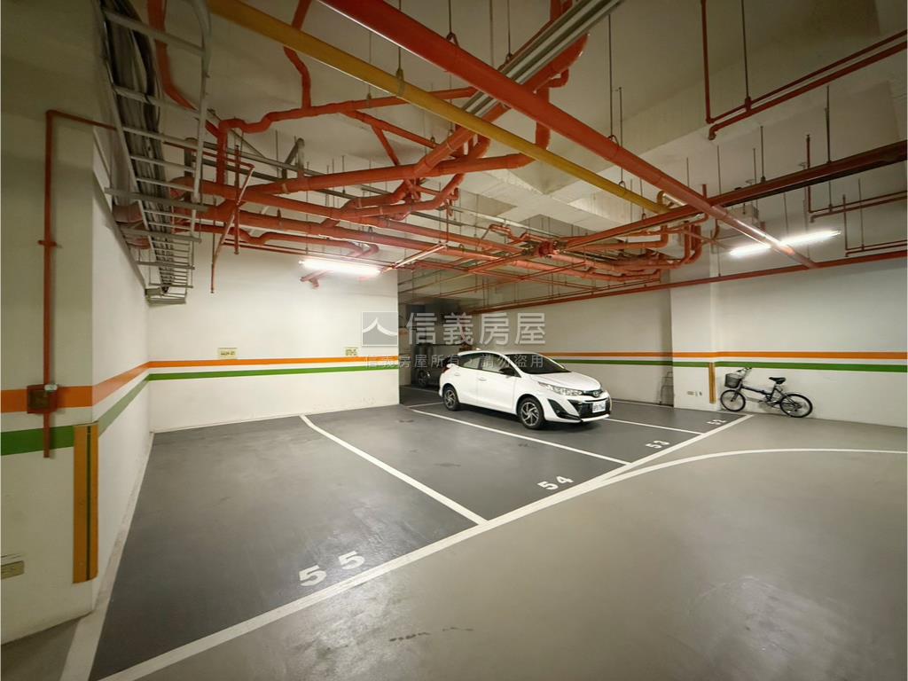 宏台美術館４房Ｂ１雙平車房屋室內格局與周邊環境