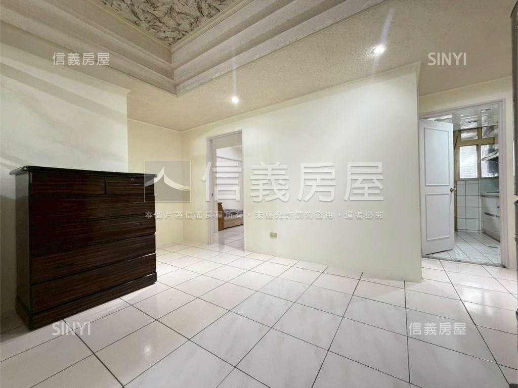 大順金品。華廈電梯３房房屋室內格局與周邊環境