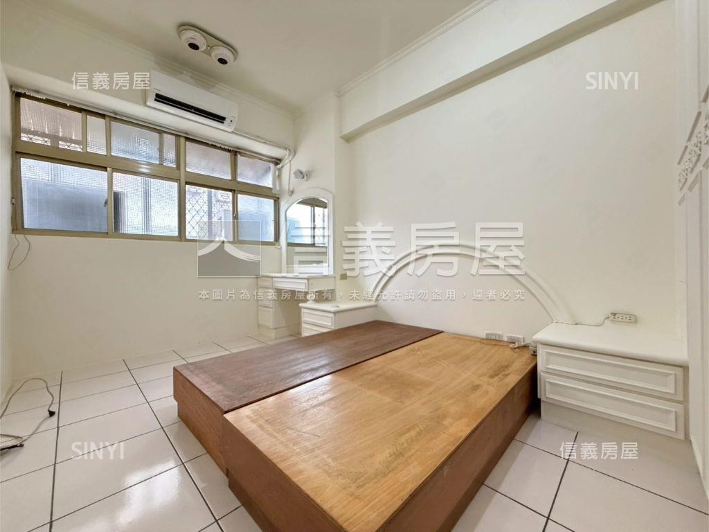 大順金品。華廈電梯３房房屋室內格局與周邊環境