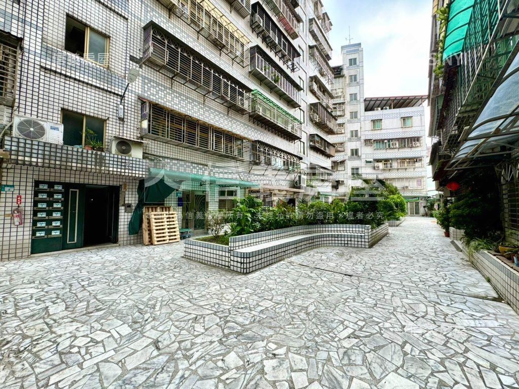 大順金品。華廈電梯３房房屋室內格局與周邊環境