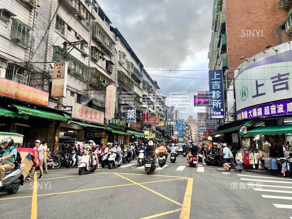 大順金品。華廈電梯３房房屋室內格局與周邊環境