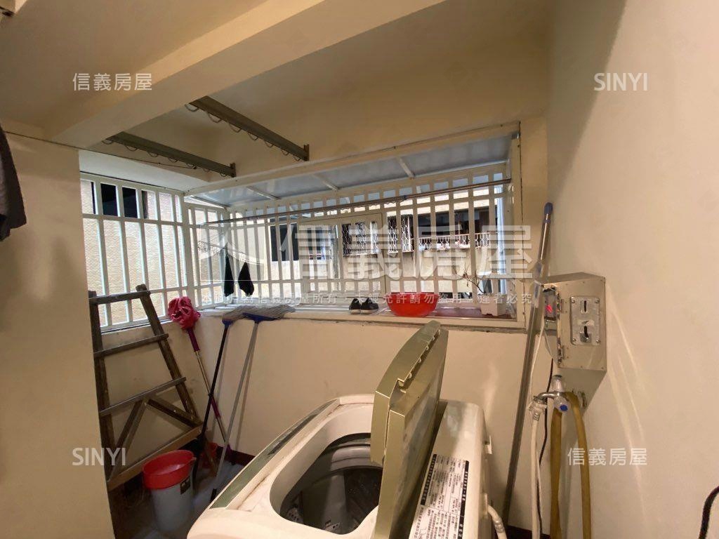 近台中女中電梯７套華廈房屋室內格局與周邊環境
