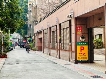 晴光商圈平面車位