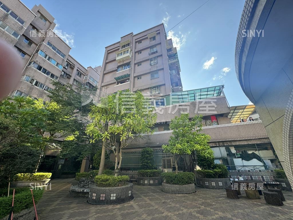 原４房東湖電梯坡平車位房屋室內格局與周邊環境