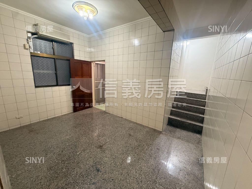 中平路一樓方正美寓房屋室內格局與周邊環境