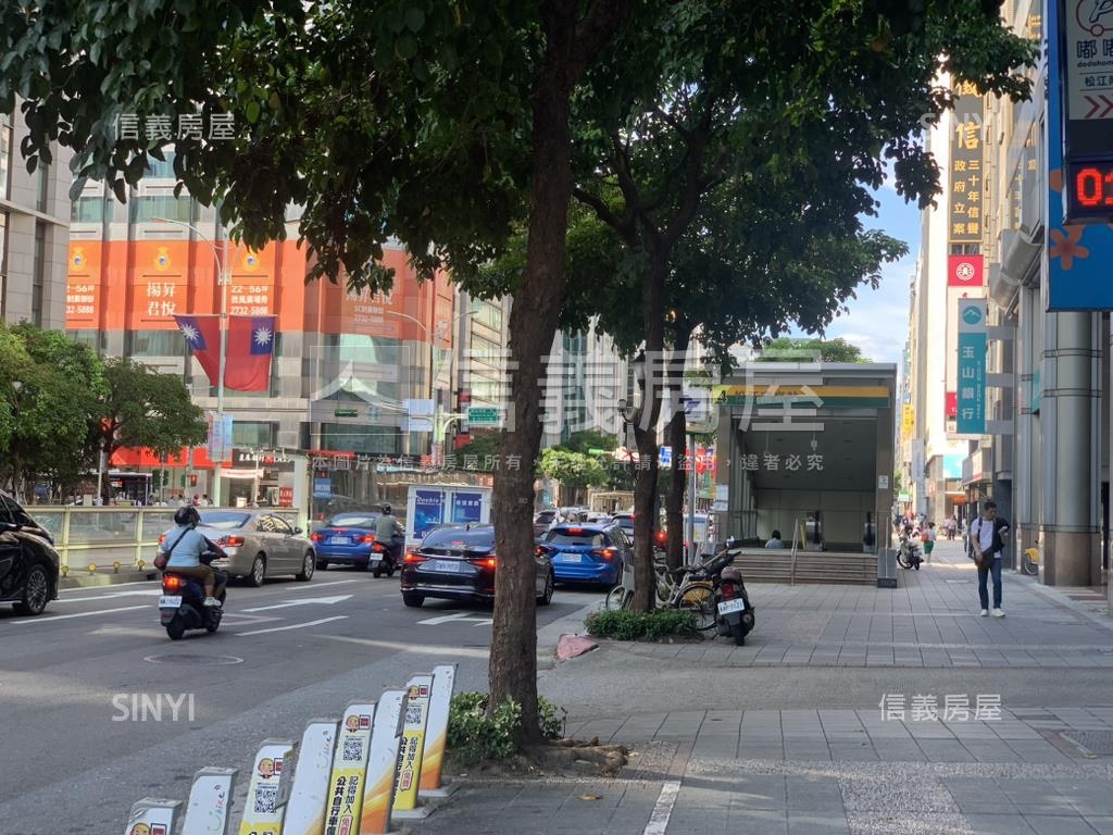 松江都心有陽台有廚房房屋室內格局與周邊環境