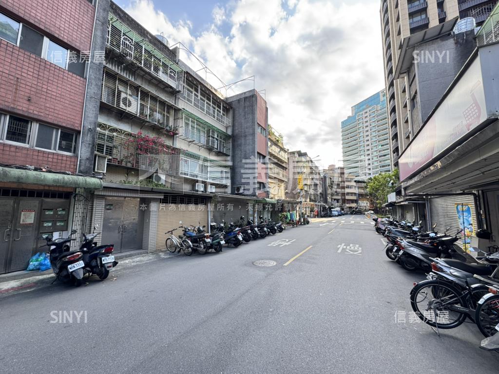 新案★虎林街華廈★有頂加房屋室內格局與周邊環境