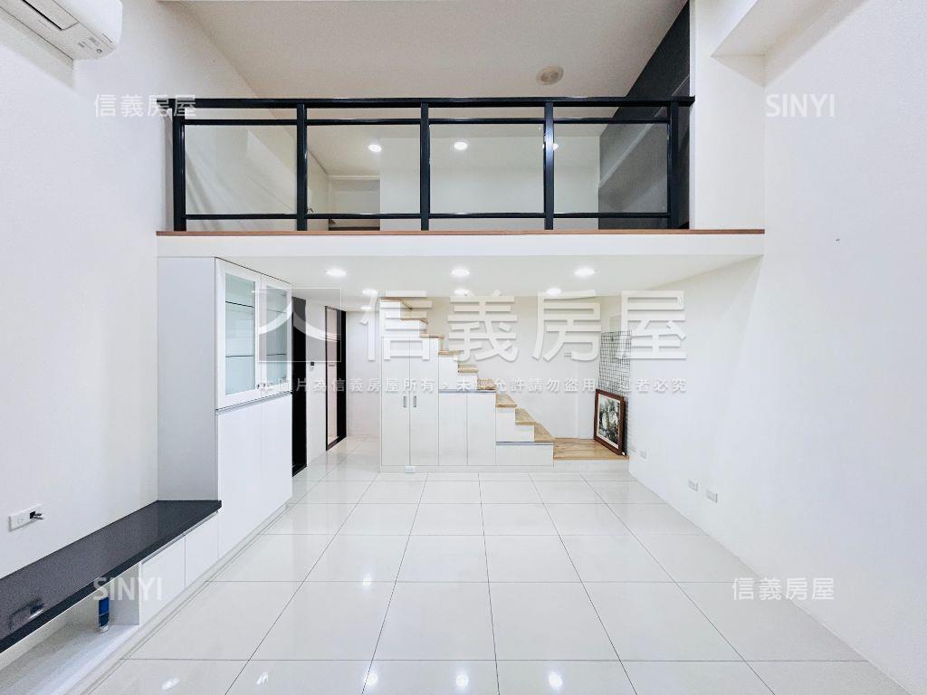 京王邊間３面採光挑高戶房屋室內格局與周邊環境