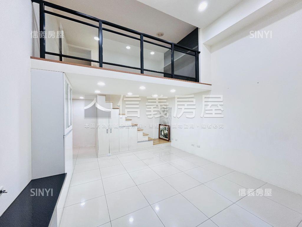 京王邊間３面採光挑高戶房屋室內格局與周邊環境