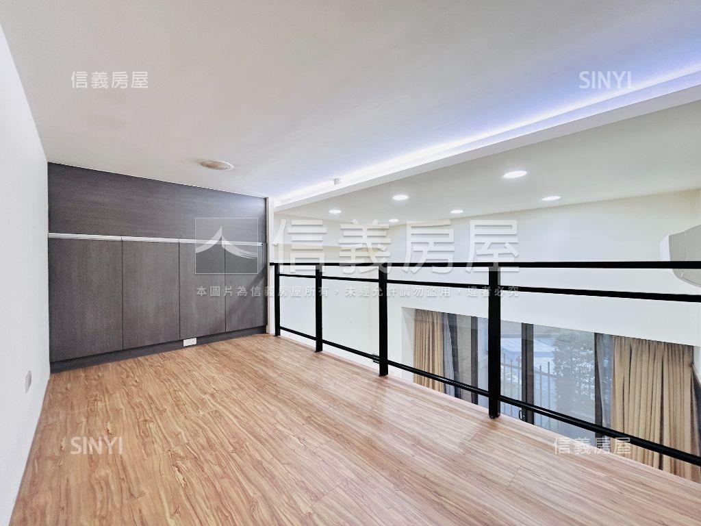 京王邊間３面採光挑高戶房屋室內格局與周邊環境