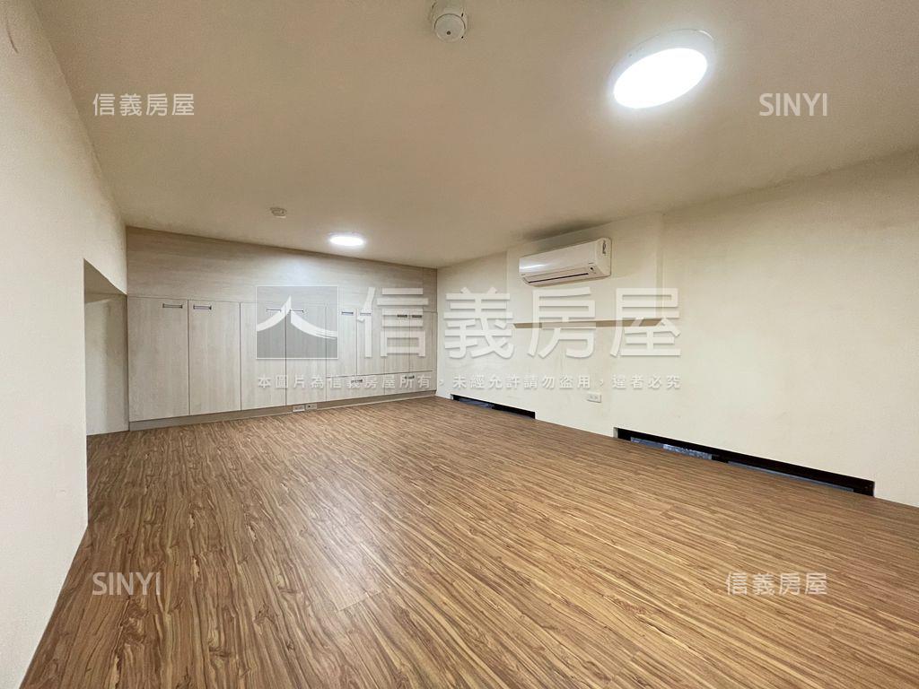 京王邊間３面採光挑高戶房屋室內格局與周邊環境