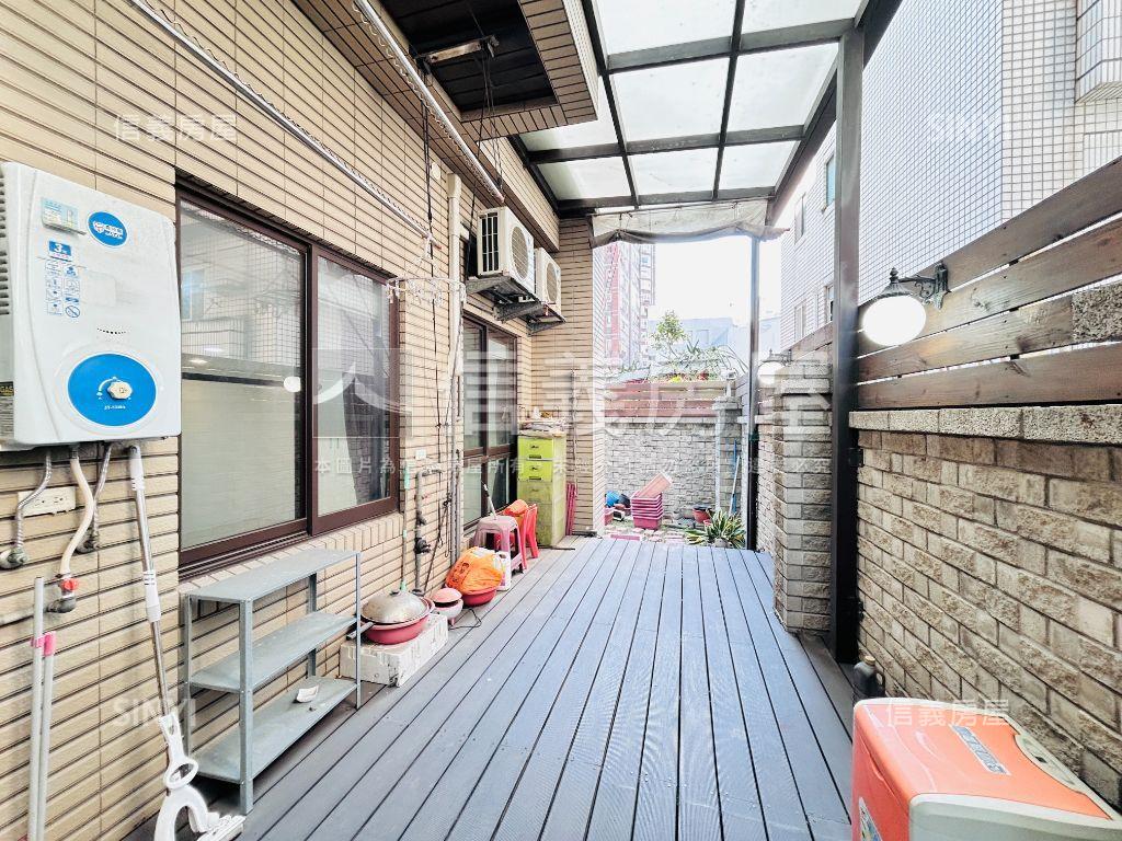京王邊間３面採光挑高戶房屋室內格局與周邊環境