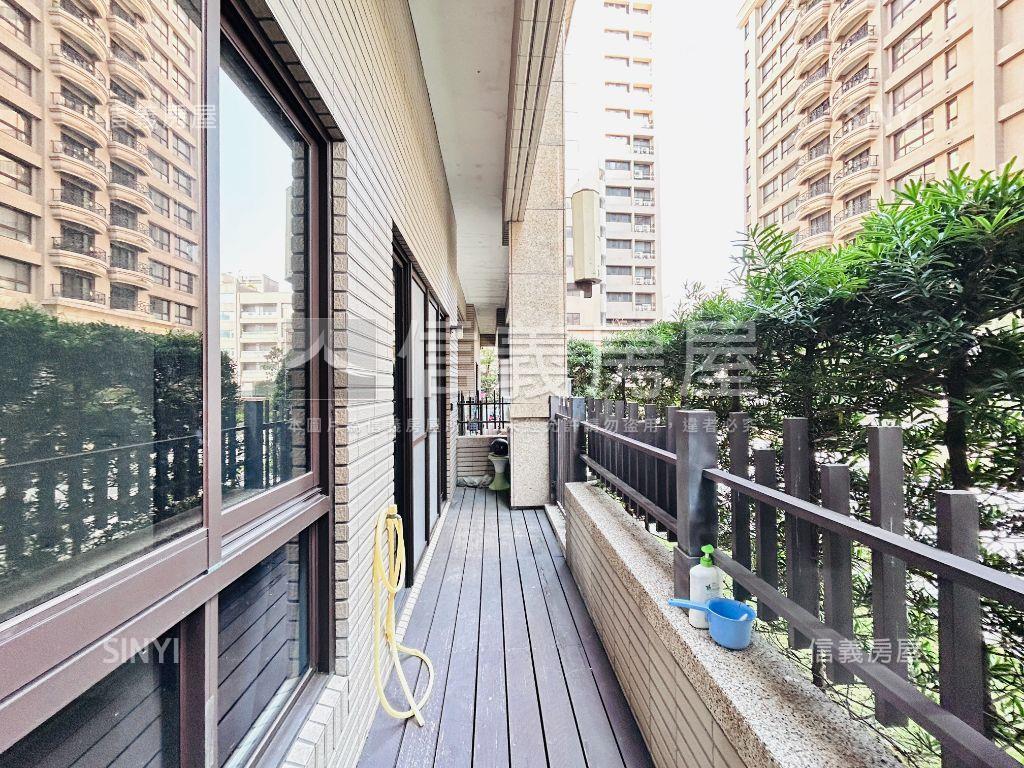 京王邊間３面採光挑高戶房屋室內格局與周邊環境