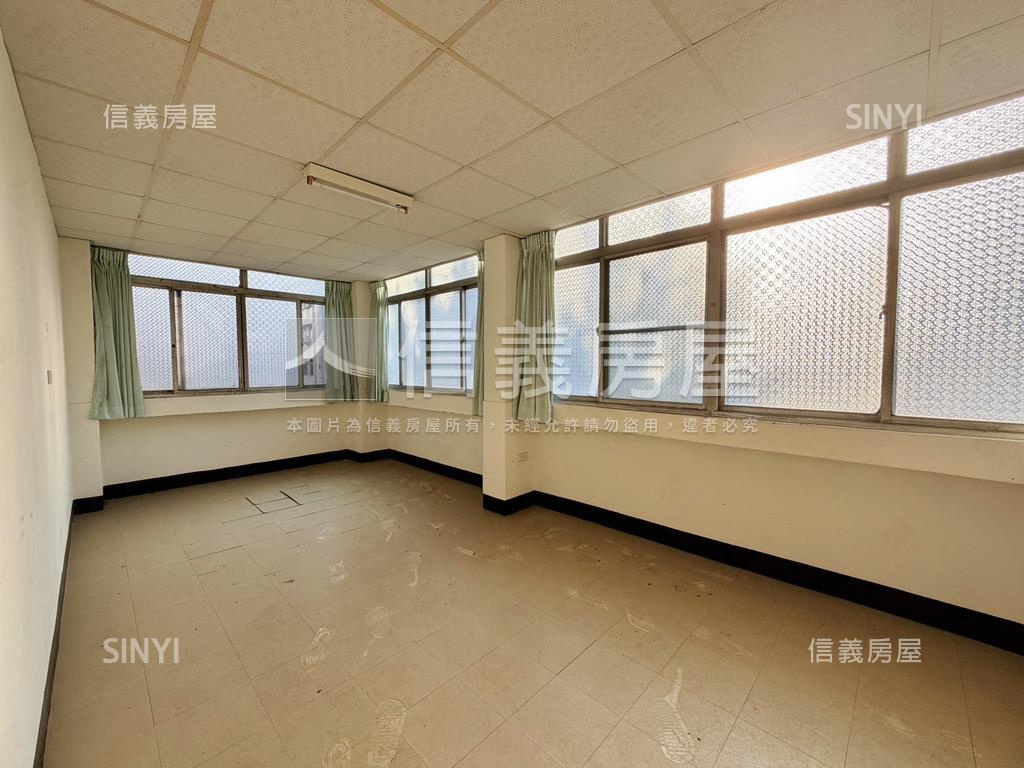 文化中心三角窗透店房屋室內格局與周邊環境