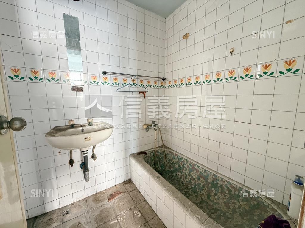 文化中心三角窗透店房屋室內格局與周邊環境