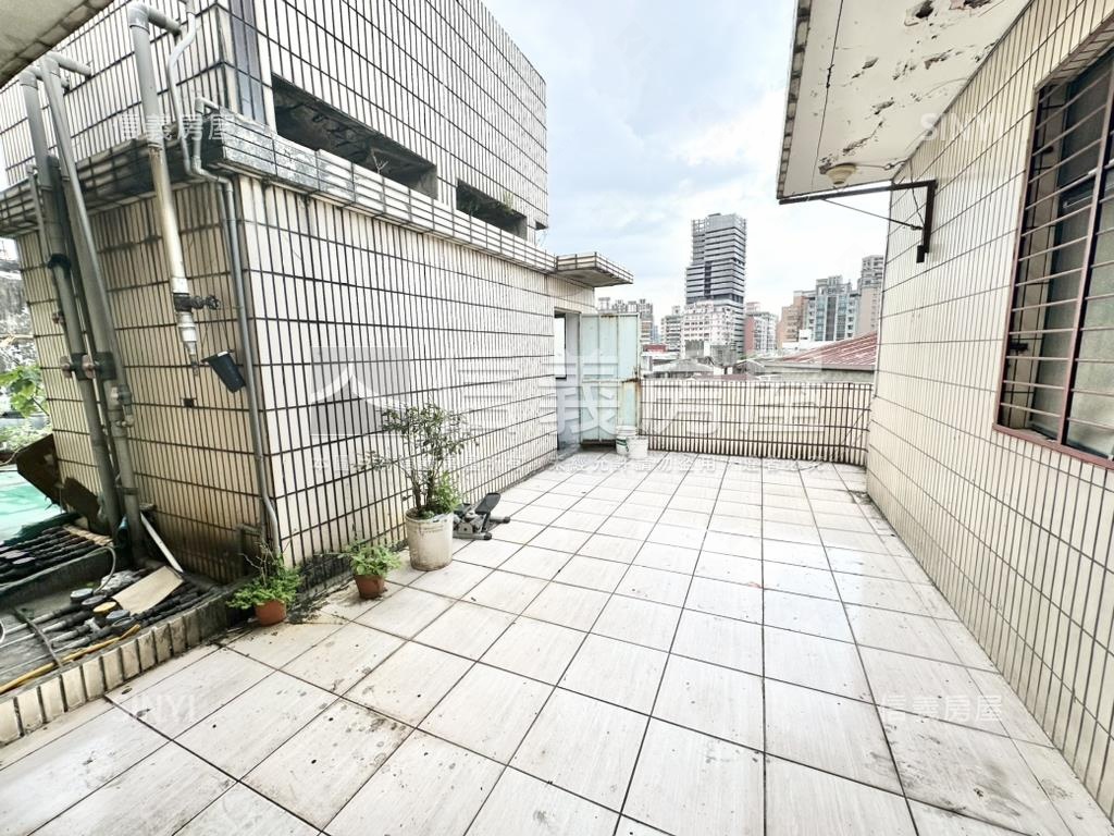 環球稀有邊間公寓房屋室內格局與周邊環境