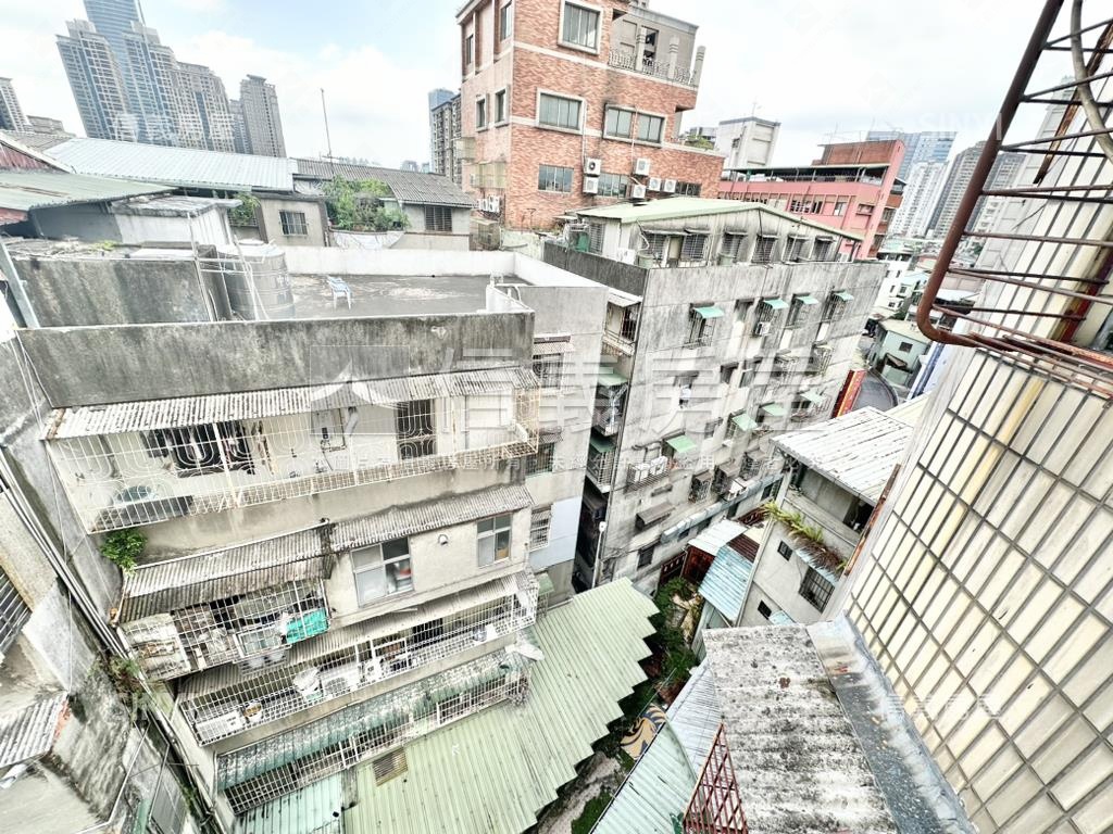 環球稀有邊間公寓房屋室內格局與周邊環境
