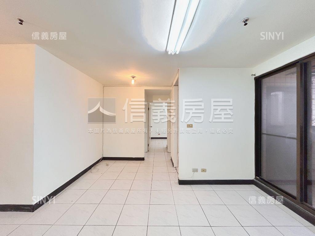 Ａ９三井小資三房平面車位房屋室內格局與周邊環境