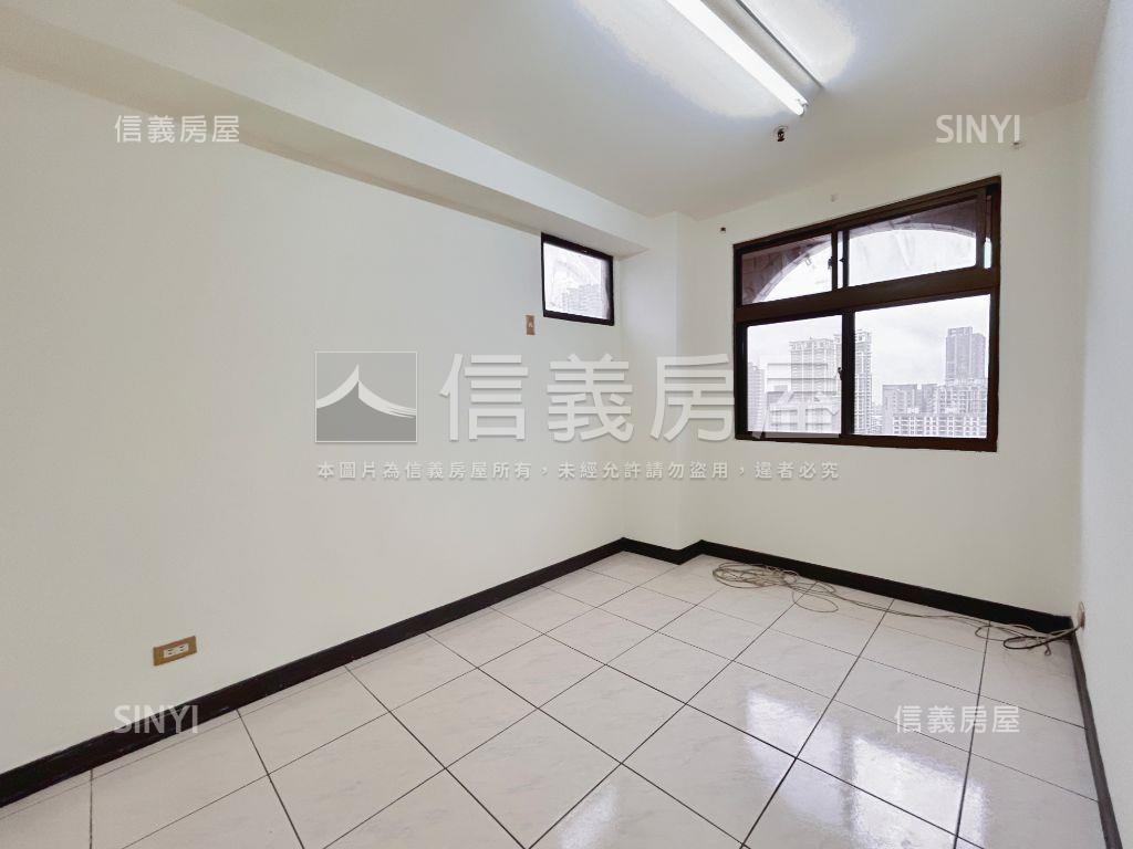 Ａ９三井小資三房平面車位房屋室內格局與周邊環境