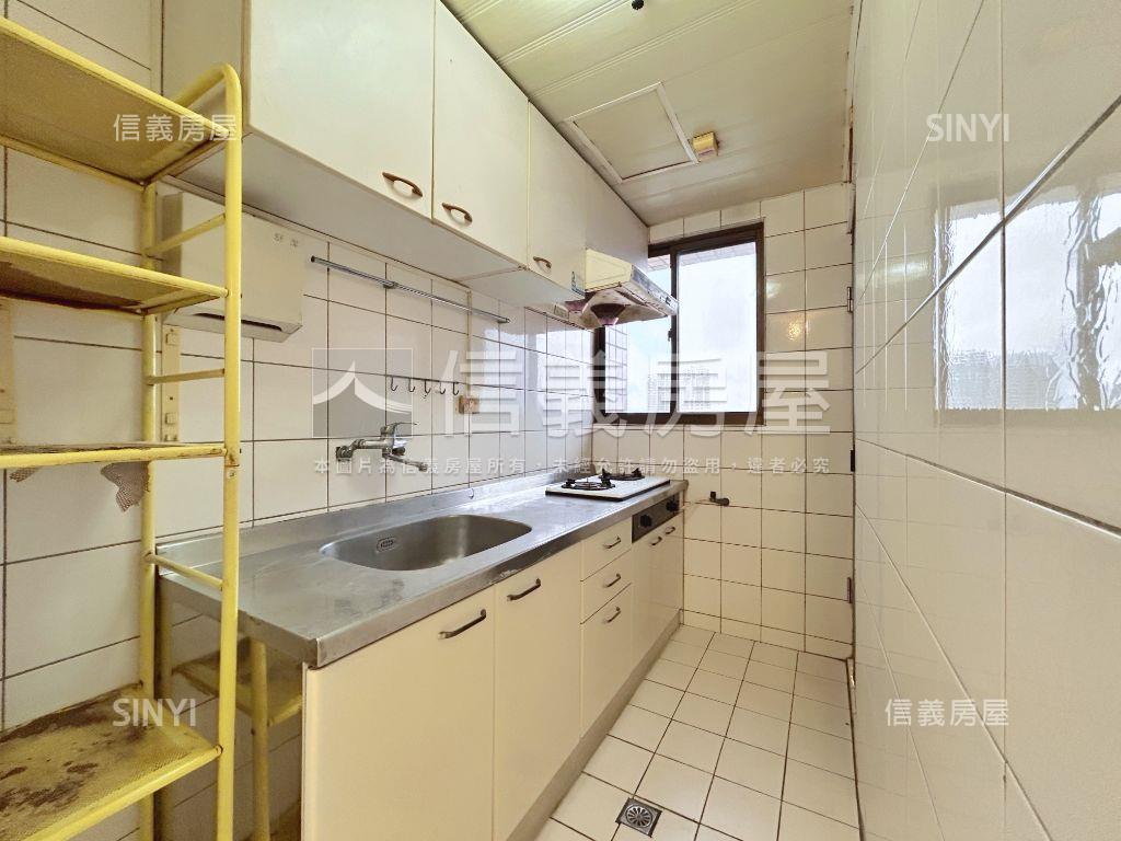 Ａ９三井小資三房平面車位房屋室內格局與周邊環境