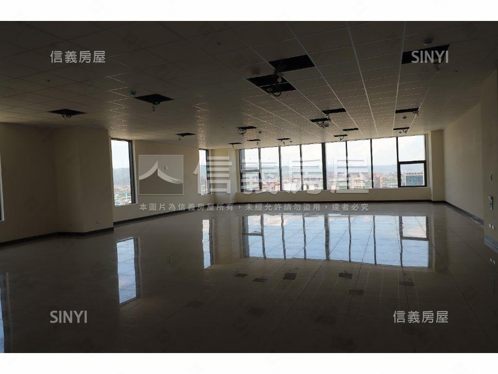 永寧捷運旁３００坪辦公房屋室內格局與周邊環境