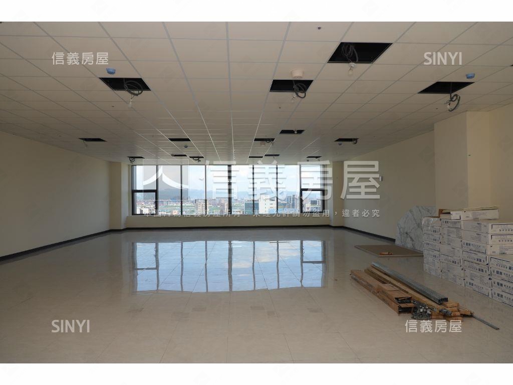 永寧捷運旁３００坪辦公房屋室內格局與周邊環境