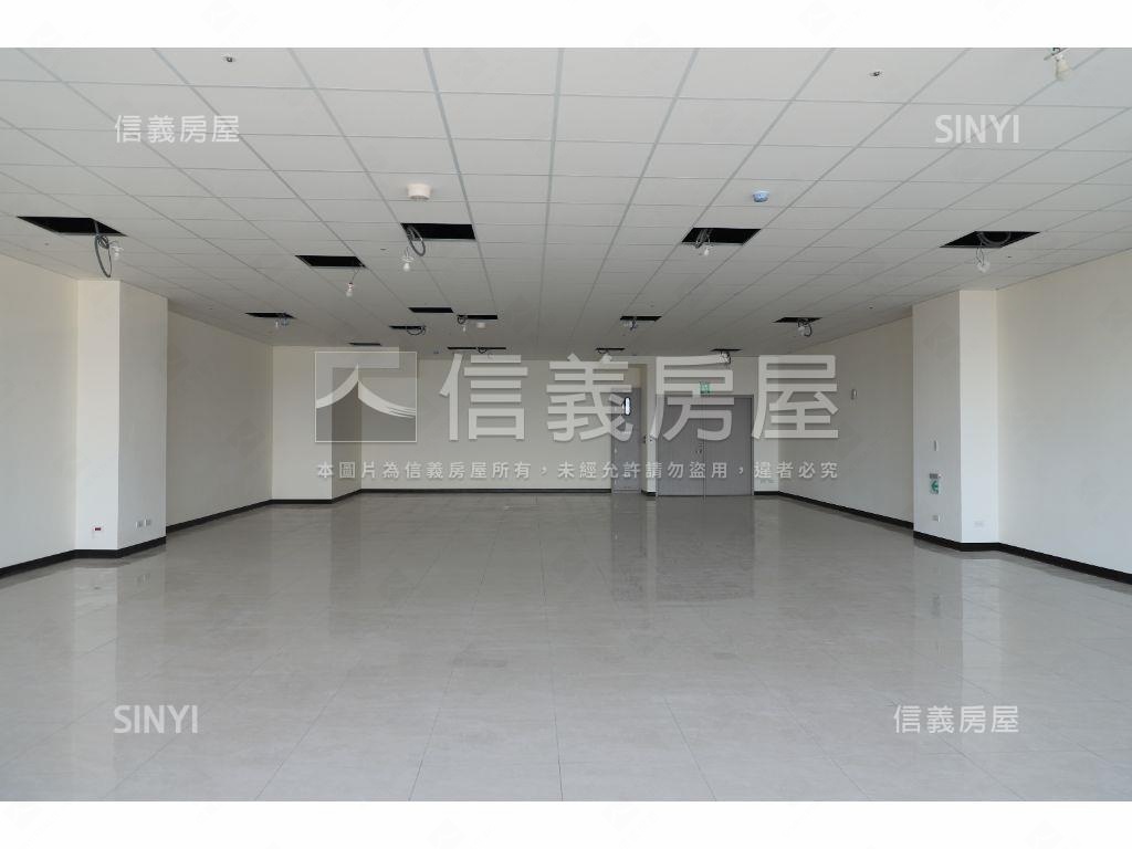 永寧捷運旁３００坪辦公房屋室內格局與周邊環境