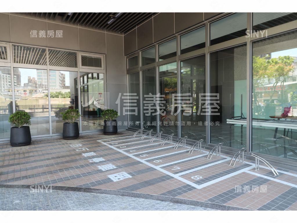 永寧捷運旁３００坪辦公房屋室內格局與周邊環境