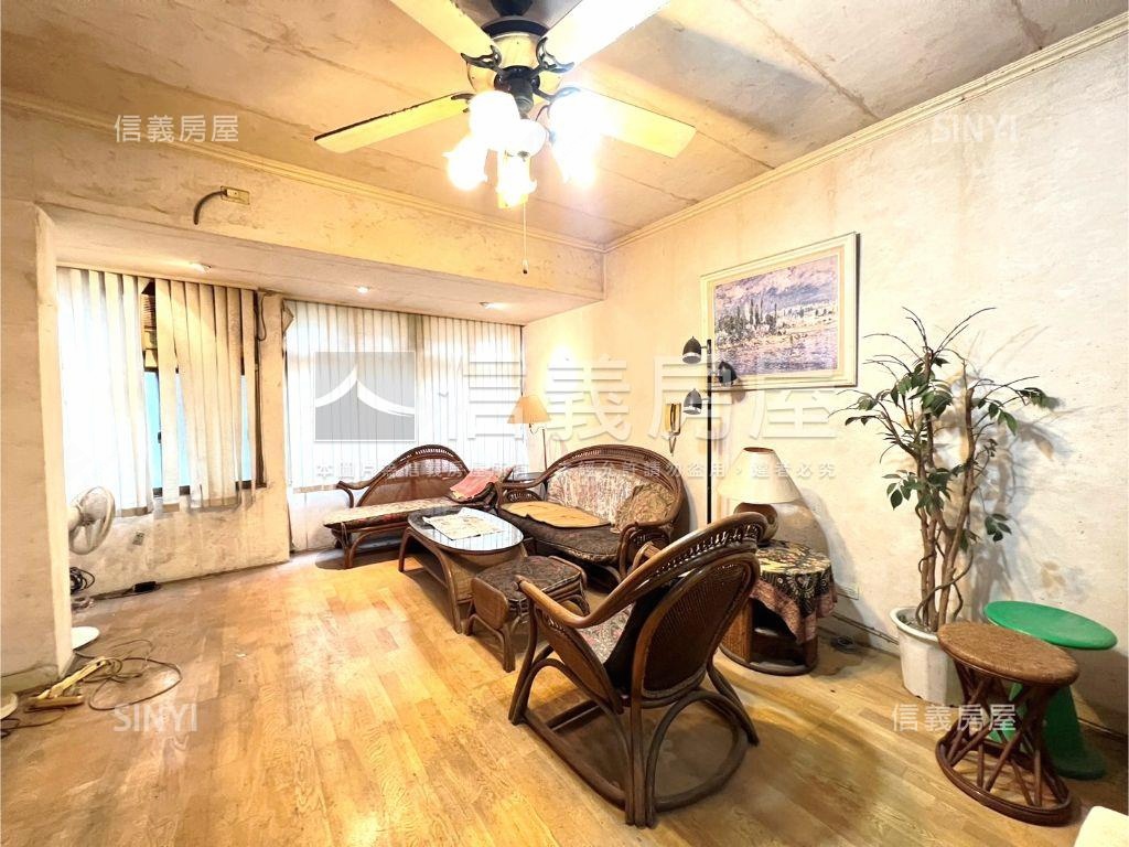 近萬大線ＬＧ０８靜巷雅寓房屋室內格局與周邊環境