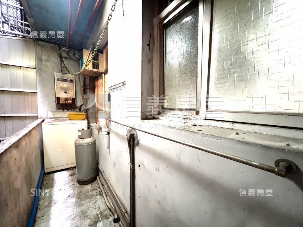 近萬大線ＬＧ０８靜巷雅寓房屋室內格局與周邊環境