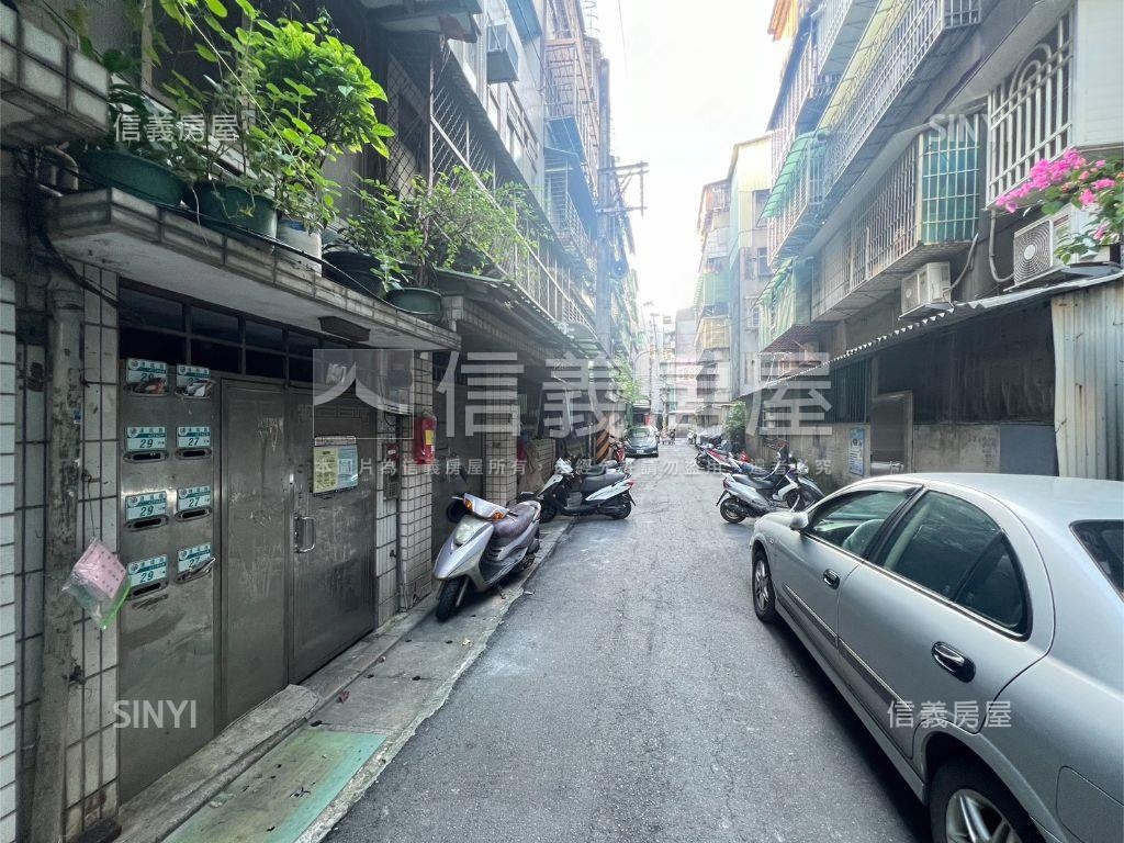 近萬大線ＬＧ０８靜巷雅寓房屋室內格局與周邊環境