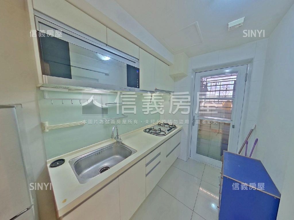 專任法國之星Ｃ棟採光兩房房屋室內格局與周邊環境