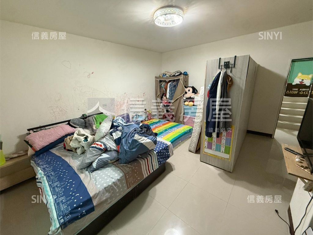 龍岡路整修透天房屋室內格局與周邊環境