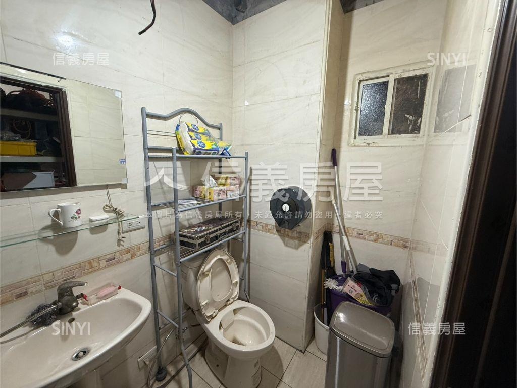 龍岡路整修透天房屋室內格局與周邊環境