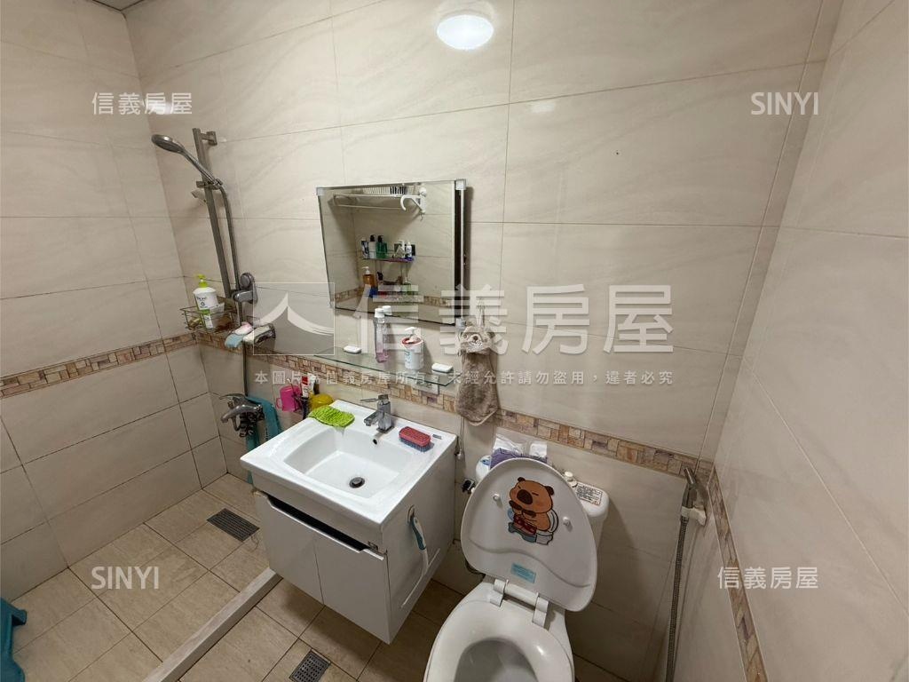 龍岡路整修透天房屋室內格局與周邊環境