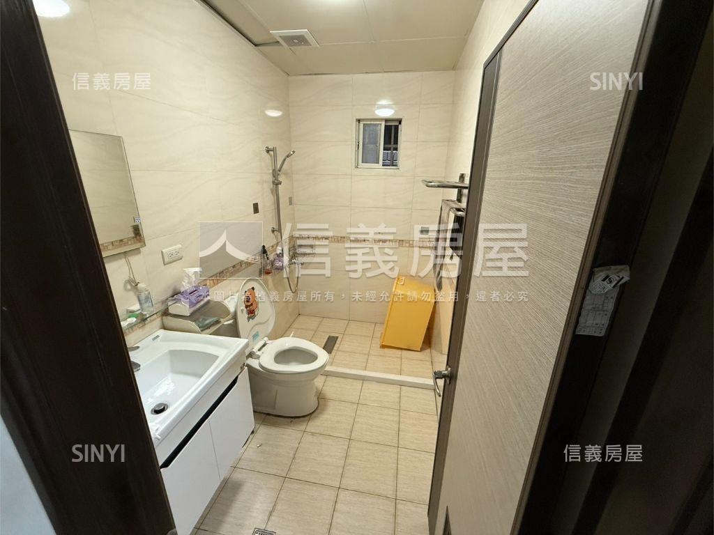 龍岡路整修透天房屋室內格局與周邊環境