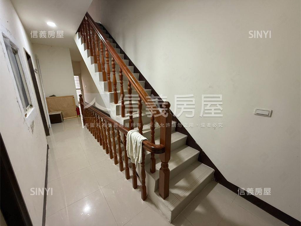 龍岡路整修透天房屋室內格局與周邊環境