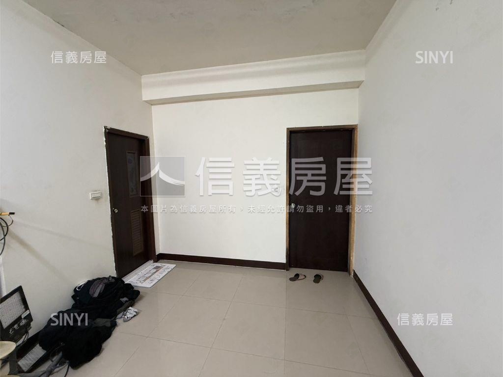 龍岡路整修透天房屋室內格局與周邊環境